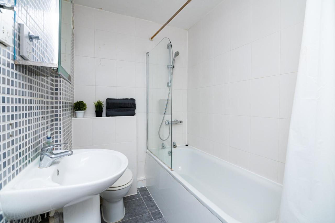 Charming Gem II 2Bd 2Ba Retreat Apartment London Bagian luar foto