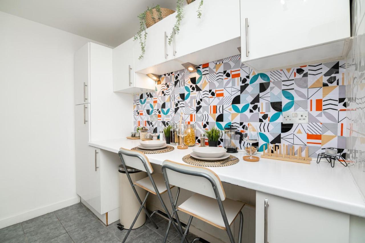 Charming Gem II 2Bd 2Ba Retreat Apartment London Bagian luar foto