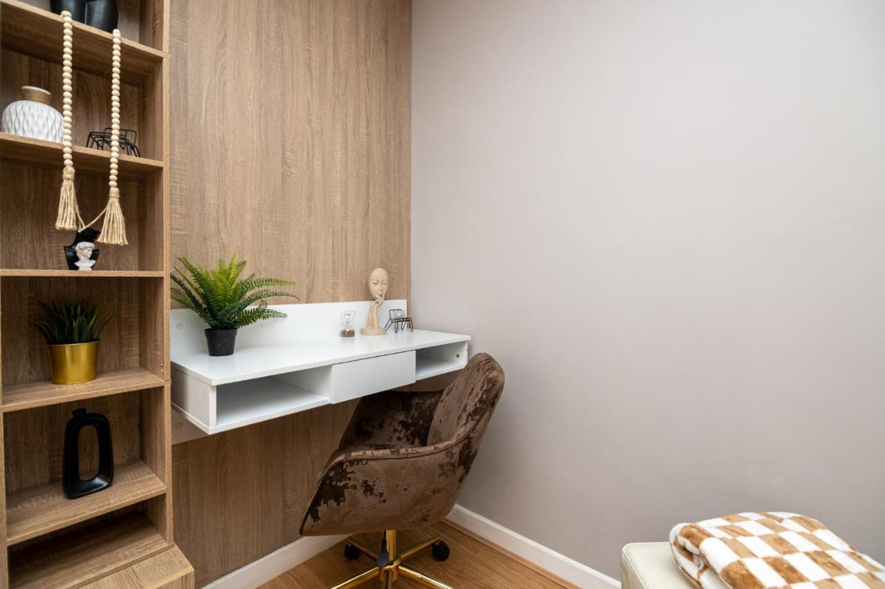 Charming Gem II 2Bd 2Ba Retreat Apartment London Bagian luar foto